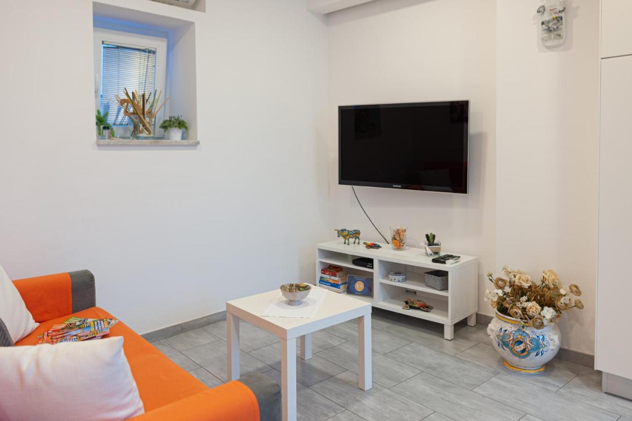 Casa Vacanza Dea ซอร์เรนโต ภายนอก รูปภาพ